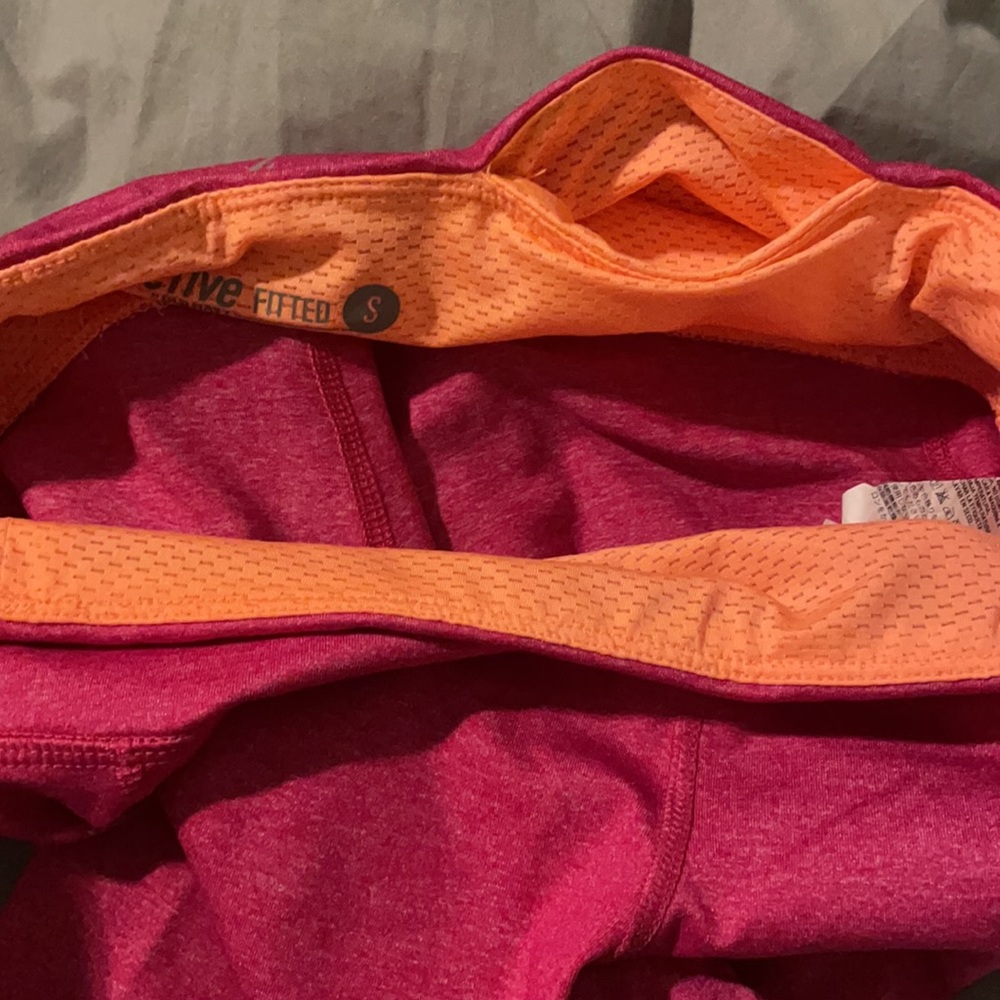 Old Navy Active Hot Pink Capri Leggings - Picture 6 of 7